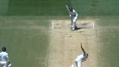 Virat Kohli Retirement : विराट कोहली के लिए मिचेल स्टार्क ने चोटिल होने के बावजूद कैसे बुना जाल, ऑफ स्टंप वाली कमजोरी बनी 'काल', फैंस बोले - 'किंग अब रिटायर हो जाओ' विराट कोहली