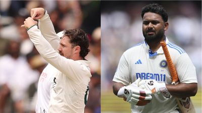 Watch: ऋषभ पंत को जाल में फंसाकर ट्रेविस हेड ने किया आउट, फिर जश्न का ऐसा इशारा किया जिसे देख हर किसी ने माथा पकड़ लिया, VIDEO SportsTak Hindi