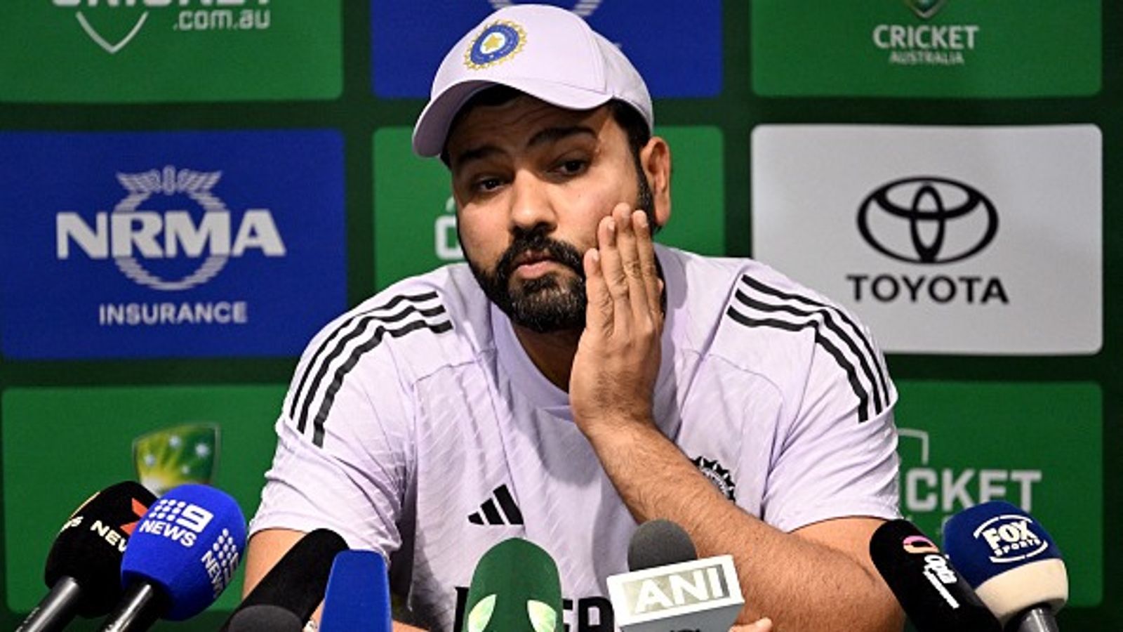 रोहित शर्मा को लेकर ऑस्ट्रेलियाई कोच का दिल तोड़ने वाला खुलासा, कहा- ये नॉर्मल नहीं है, भारतीय कप्तान के दिमाग में... रोहित शर्मा को लेकर ऑस्ट्रेलियाई कोच का दिल तोड़ने वाला खुलासा, कहा- ये नॉर्मल नहीं है, भारतीय कप्तान के दिमाग में...