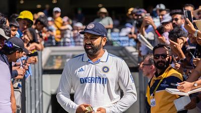 रोहित शर्मा सिडनी टेस्ट में टीम इंडिया के लिए खेलेंगे या नहीं? ऑस्ट्रेलियाई कप्तान ने उनके संन्यास पर कहा - उनको टीम से बाहर करना... SportsTak Hindi