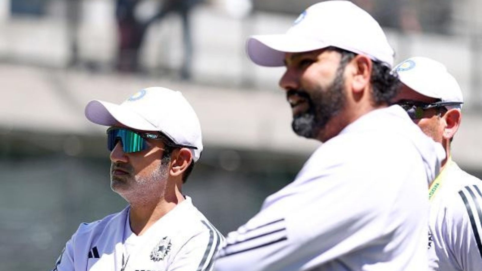 Breaking News: रोहित शर्मा क्या सिडनी टेस्ट मैच में टीम इंडिया की Playing XI से रहने वाले हैं बाहर? हेड कोच गौतम गंभीर ने दिया डराने वाला बयान Breaking News: रोहित शर्मा क्या सिडनी टेस्ट मैच में टीम इंडिया की Playing XI से रहने वाले हैं बाहर? हेड कोच गौतम गंभीर ने दिया डराने वाला बयान