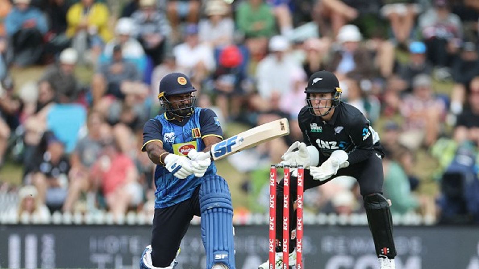NZ vs SL : कुसल परेरा की रिकॉर्ड सेंचुरी से श्रीलंका ने बचाया क्लीन स्वीप, न्यूजीलैंड को तीसरे T20I में सात रन से दी मात NZ vs SL : कुसल परेरा की रिकॉर्ड सेंचुरी से श्रीलंका ने बचाया क्लीन स्वीप, न्यूजीलैंड को तीसरे T20I में सात रन से दी मात