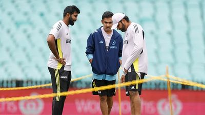 Exclusive: क्या टीम इंडिया में कुछ भी ठीक नहीं? सुनील गावस्कर ने विवाद पर से उठाया पर्दा, मीडिया पर भी कसा तंज SportsTak Hindi