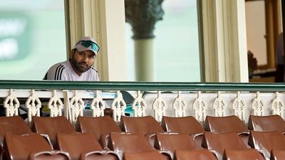 IND vs AUS: रोहित शर्मा का आखिरी नेट सेशन में भी बुरा हाल, क्लीन बोल्ड हुआ कप्तान, रिपोर्ट में चौंकाने वाला खुलासा SportsTak Hindi