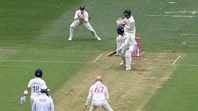 IND vs AUS: तुम्हें कोई जरूरत नहीं...शुभमन गिल कंगारुओं की चाल में फंसे तो सुनील गावस्कर ने सुनाई खरी- खोटी, कहा- कमेंट्री में ही मुझे पता चल गया था SportsTak Hindi