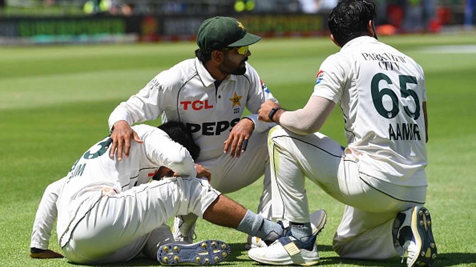 बड़ी खबर :  Champions Trophy 2025 के लिए पाकिस्तान को लगा लगा तगड़ा झटका! साउथ अफ़्रीका में मैदान से अस्पताल जाने वाला स्टार खिलाड़ी मैच से बाहर  बड़ी खबर :  Champions Trophy 2025 के लिए पाकिस्तान को लगा लगा तगड़ा झटका! साउथ अफ़्रीका में मैदान से अस्पताल जाने वाला स्टार खिलाड़ी मैच से बाहर