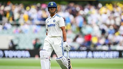 IND vs AUS: यशस्वी जायसवाल ने तोड़ा वीरेंद्र सहवाग का 20 साल पुराना रिकॉर्ड, 6 गेंदों में बन गए सबसे बड़े रनवीर SportsTak Hindi