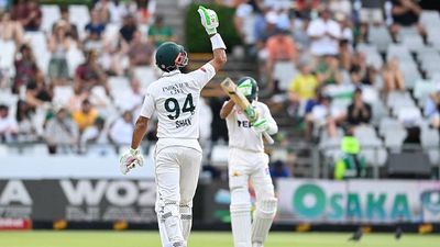 SA vs PAK: शान मसूद ने कप्तान के तौर पर वो कर दिखाया जो 27 सालों में कोई नहीं कर पाया था, पाकिस्तान के लिए रच दिया इतिहास SportsTak Hindi