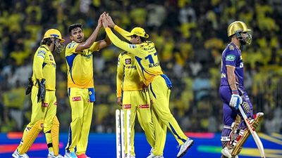 चेन्नई सुपर किंग्स के पूर्व गेंदबाज ने ली हैट्रिक, बल्लेबाजों को किया खूब तंग फिर भी 113 रनों से हार गई टीम SportsTak Hindi