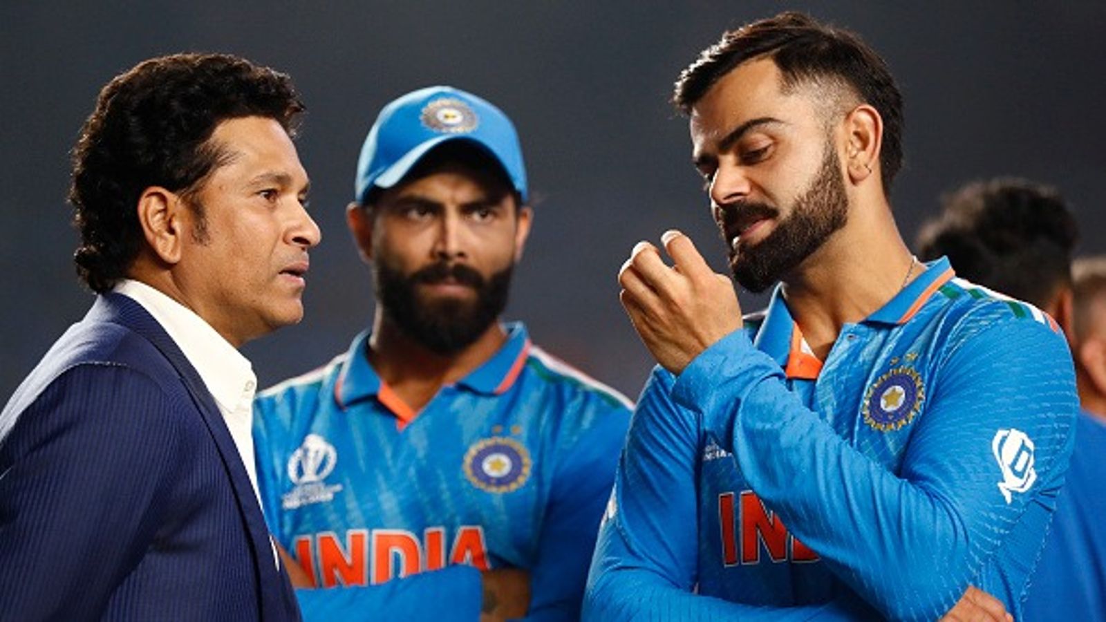 अगर वो टेस्ट क्रिकेट से रिटायर हुआ तो...माइकल क्लार्क ने विराट कोहली पर दिया बड़ा बयान, सचिन तेंदुलकर का भी लिया नाम अगर वो टेस्ट क्रिकेट से रिटायर हुआ तो...माइकल क्लार्क ने विराट कोहली पर दिया बड़ा बयान, सचिन तेंदुलकर का भी लिया नाम