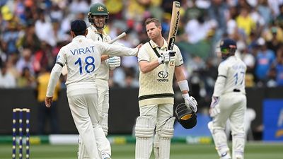 9999 रन बनाने वाले स्टीव स्मिथ का 10 हजार रनों से सिर्फ एक रन दूर रहने के बाद छलका दर्द, कहा - भारत के सामने... Virat Kohli and Steve Smith