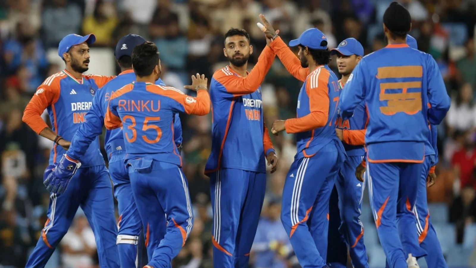 6 मैच में 18 विकेट, 4.36 की इकॉनमी, Champions Trophy की टीम इंडिया में इस धुरंधर का सेलेक्शन पक्का! अभी तक नहीं खेला है ODI 6 मैच में 18 विकेट, 4.36 की इकॉनमी, Champions Trophy की टीम इंडिया में इस धुरंधर का सेलेक्शन पक्का! अभी तक नहीं खेला है ODI