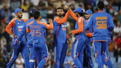 6 मैच में 18 विकेट, 4.36 की इकॉनमी, Champions Trophy की टीम इंडिया में इस धुरंधर का सेलेक्शन पक्का! अभी तक नहीं खेला है ODI SportsTak Hindi