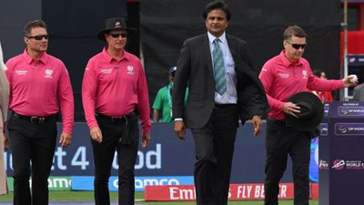 ICC इस नियम में करने वाला है बदलाव, बॉलर्स की होने वाली है मौज, ODI-T20I क्रिकेट पर पड़ेगा असर SportsTak Hindi