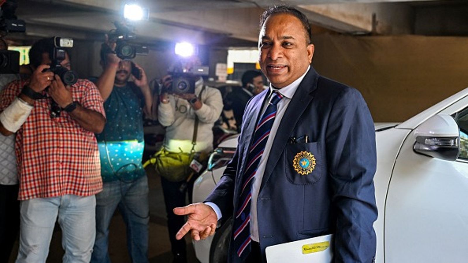 'भारत टेस्ट क्रिकेट में अच्छा नहीं कर रहा है', BCCI के नए सेक्रेटरी का बड़ा बयान, कहा- ये चैलेंज है लेकिन मैं... मीटिंग में जाने से पहले बीसीसीआई सेक्रेटरी देवजीत सैकिया