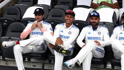 रोहित शर्मा के बाद अब ये भारतीय ओपनर भी रणजी में लेगा हिस्सा, ऑस्ट्रेलिया में हुआ था बुरी तरह फ्लॉप, टी20 टीम में भी नहीं मिली जगह SportsTak Hindi