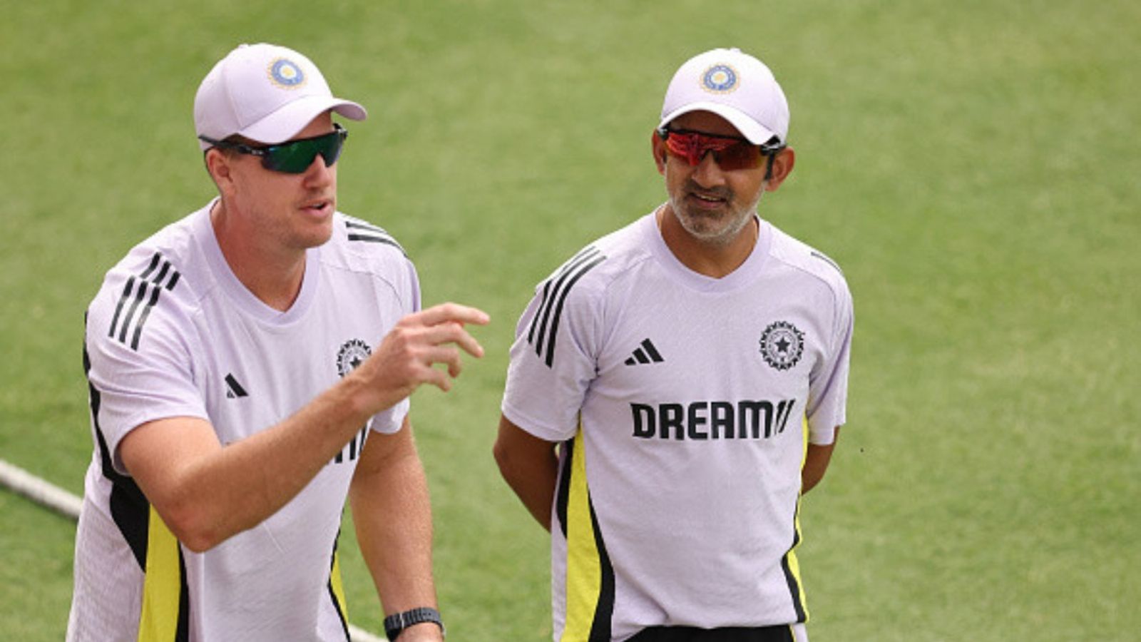 ऑस्ट्रेलिया में गौतम गंभीर ने मोर्ने मोर्केल को लगाई थी डांट, सपोर्ट स्टाफ के दो सदस्य की नौकरी पर लटकी तलवार, जानिए क्या है मामला ? ऑस्ट्रेलिया में गौतम गंभीर ने मोर्ने मोर्केल को लगाई थी डांट, सपोर्ट स्टाफ के दो सदस्य की नौकरी पर लटकी तलवार, जानिए क्या है मामला ?