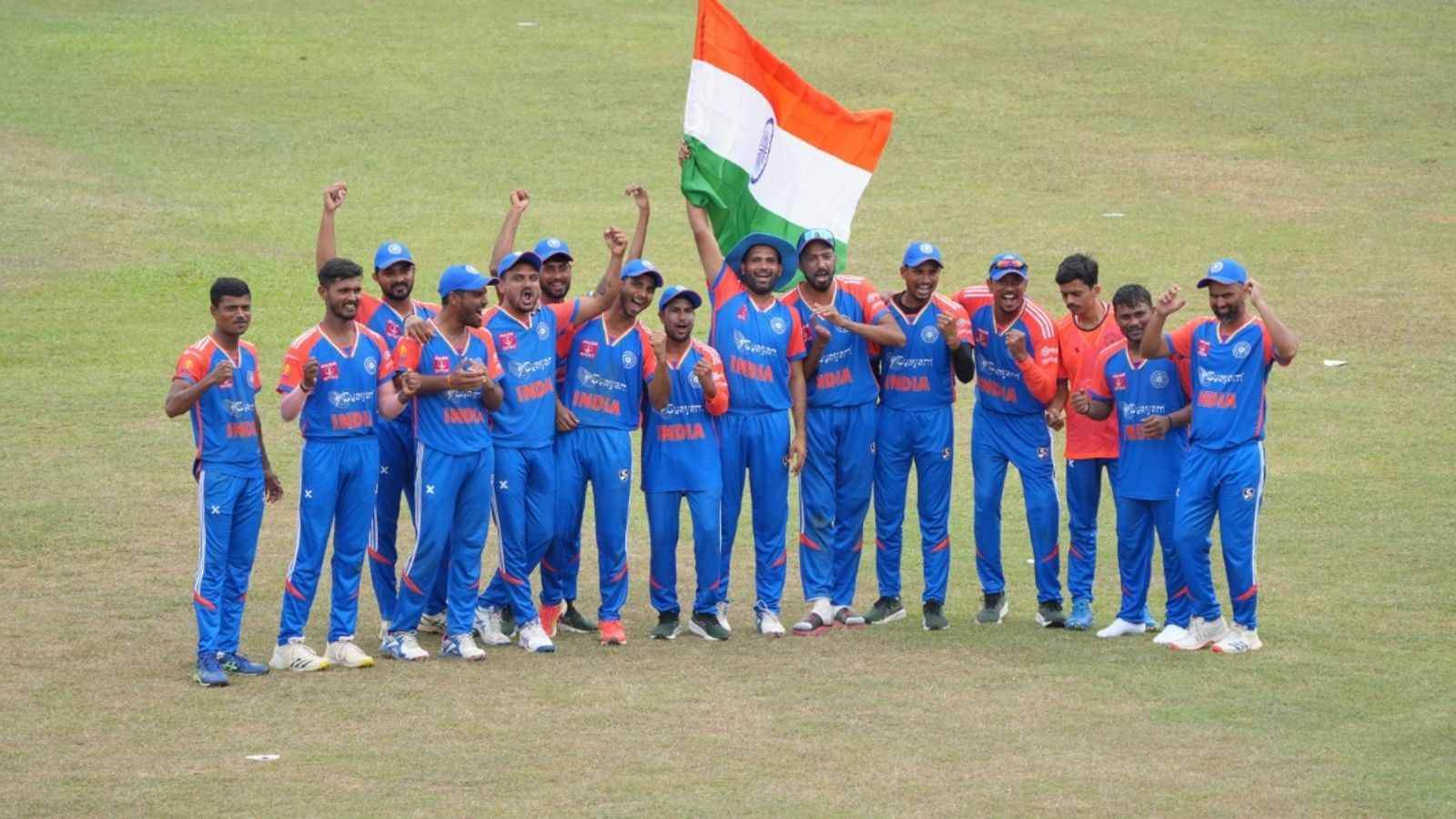 पाकिस्तान को 5 विकेट से हराकर PD Champions Trophy के फाइनल में पहुंची टीम इंडिया, दर्ज की लगातार चौथी जीत पाकिस्तान को 5 विकेट से हराकर PD Champions Trophy के फाइनल में पहुंची टीम इंडिया, दर्ज की लगातार चौथी जीत