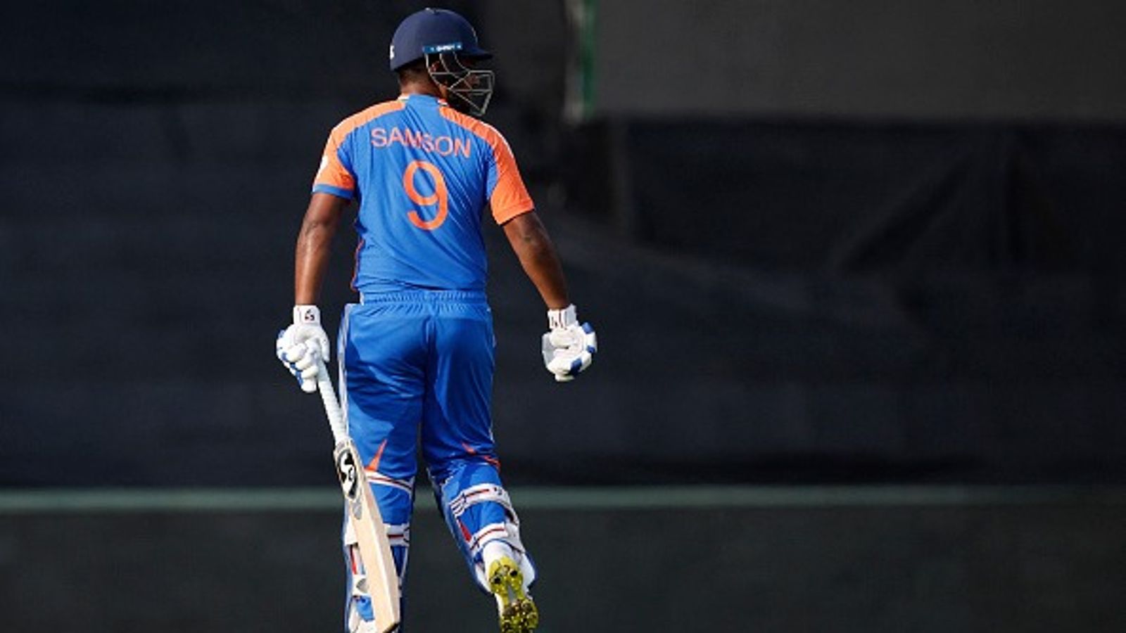 संजू सैमसन पर भारी संकट, BCCI दे सकती है कड़ी सजा और चैंपियंस ट्रॉफी 2025 से भी कटेगा पत्ता!, जानें क्या है मामला ? संजू सैमसन पर भारी संकट, BCCI दे सकती है कड़ी सजा और चैंपियंस ट्रॉफी 2025 से भी कटेगा पत्ता!, जानें क्या है मामला ?