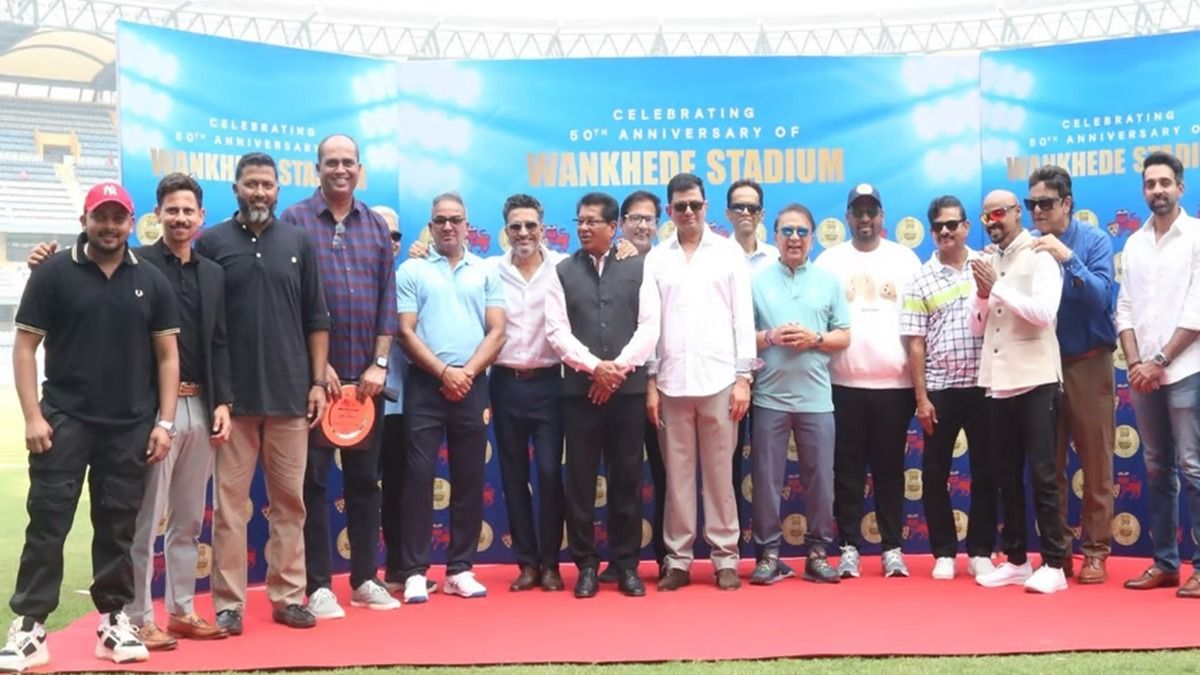 5 किलो दाल-चावल, टूथपेस्‍ट, चप्‍पल...,  वानखेड़े स्टेडियम की 50वीं एनवर्सरी पर MCA ने तोहफे में क्या-क्‍या दिया? सुनील गावस्‍कर समेत कई दिग्‍गज को भी किया सम्‍मानित