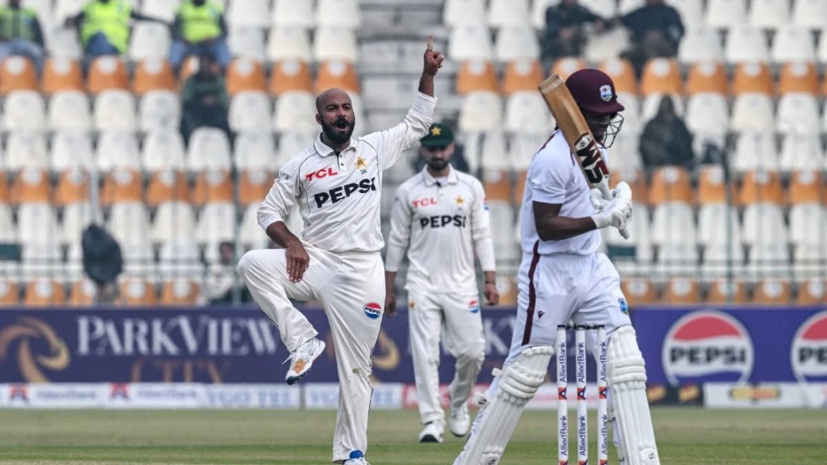 PAK vs WI: पाकिस्तान ने ढाई दिन में वेस्ट इंडीज को 127 रन से धूल चटाई, साजिद खान के दम पर हासिल की रिकॉर्डतोड़ जीत
