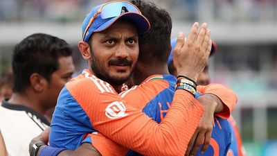 अक्षर पटेल का इंग्लैंड के खिलाफ T20I सीरीज से पहले टीम इंडिया की बैटिंग ऑर्डर को लेकर खुलासा, कहा-ओपनर्स की जगह तय, मगर...  SportsTak Hindi