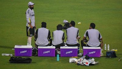 मोहम्मद शमी समेत टीम इंडिया को इंग्लैंड के खिलाफ टी20 सीरीज के ओपनिंग मैच से पहले क्यों नहीं पड़ी स्पेशल प्रैक्टिस? वजह आई सामने SportsTak Hindi