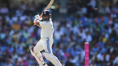 Ranji Trophy 2024-25: ऋषभ पंत के 10 गेंदों में छूटे पसीने, कमबैक मैच में जडेजा ने खोल के रख दी भारतीय विकेटकीपर की पोल SportsTak Hindi