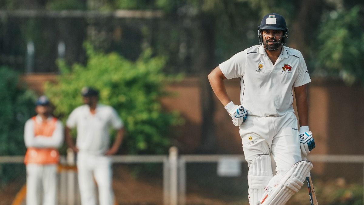 रोहित शर्मा दूसरी पारी में चौके-छक्कों से तूफानी शुरुआत के बाद आउट, राजस्थान रॉयल्स में शामिल हुए बॉलर ने लिया विकेट