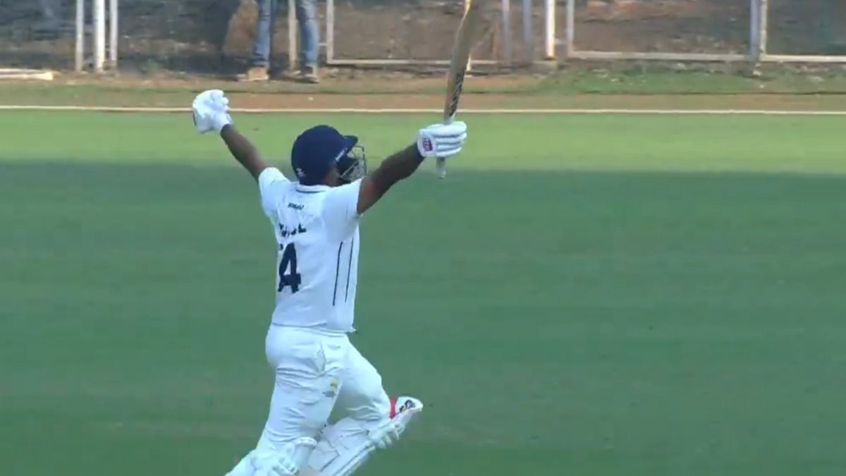 टीम इंडिया से बाहर चलने वाले लॉर्ड शार्दुल ठाकुर ने ठोका शतक, रोहित शर्मा वाली मुंबई को हार के संकट से बचाया  टीम इंडिया से बाहर चलने वाले लॉर्ड शार्दुल ठाकुर ने ठोका शतक, रोहित शर्मा वाली मुंबई को हार के संकट से बचाया