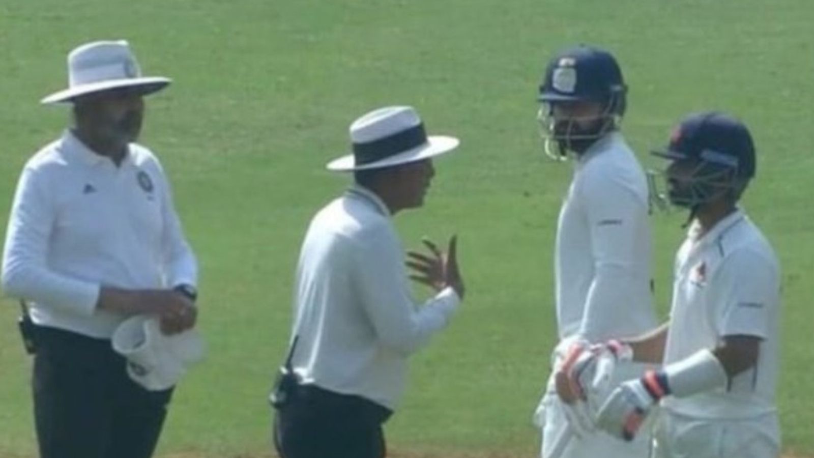 श्रेयस अय्यर को आउट नहीं देने और रहाणे को ड्रेसिंग रूम से वापस बुलाने पर जम्मू के कप्तान का खराब अंपायरिंग पर छलका दर्द, कहा - उनकी गलतियां... श्रेयस अय्यर को आउट नहीं देने और रहाणे को ड्रेसिंग रूम से वापस बुलाने पर जम्मू के कप्तान का खराब अंपायरिंग पर छलका दर्द, कहा - उनकी गलतियां...