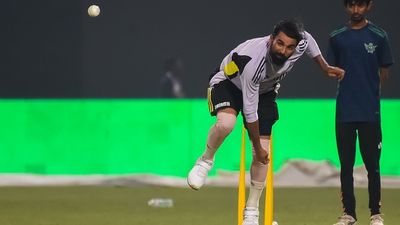 सूर्या और गंभीर की वजह से नहीं खेल रहे मोहम्मद शमी! टीम इंडिया के बैटिंग कोच ने दी जानकारी, बोले- उसकी फिटनेस... SportsTak Hindi