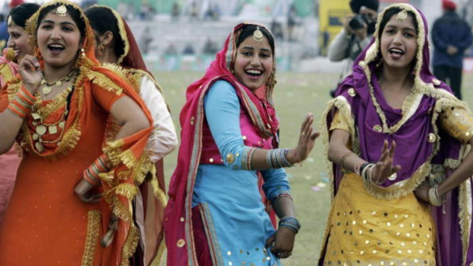 किला रायपुर रूरल ओलिंपिक में 100 तौले के सोने के कप की क्या है कहानी? क्यों जीतने के बाद भी टीमें साथ नहीं ले जाती यह ट्रॉफी किला रायपुर रूरल ओलिंपिक में 100 तौले के सोने के कप की क्या है कहानी? क्यों जीतने के बाद भी टीमें साथ नहीं ले जाती यह ट्रॉफी