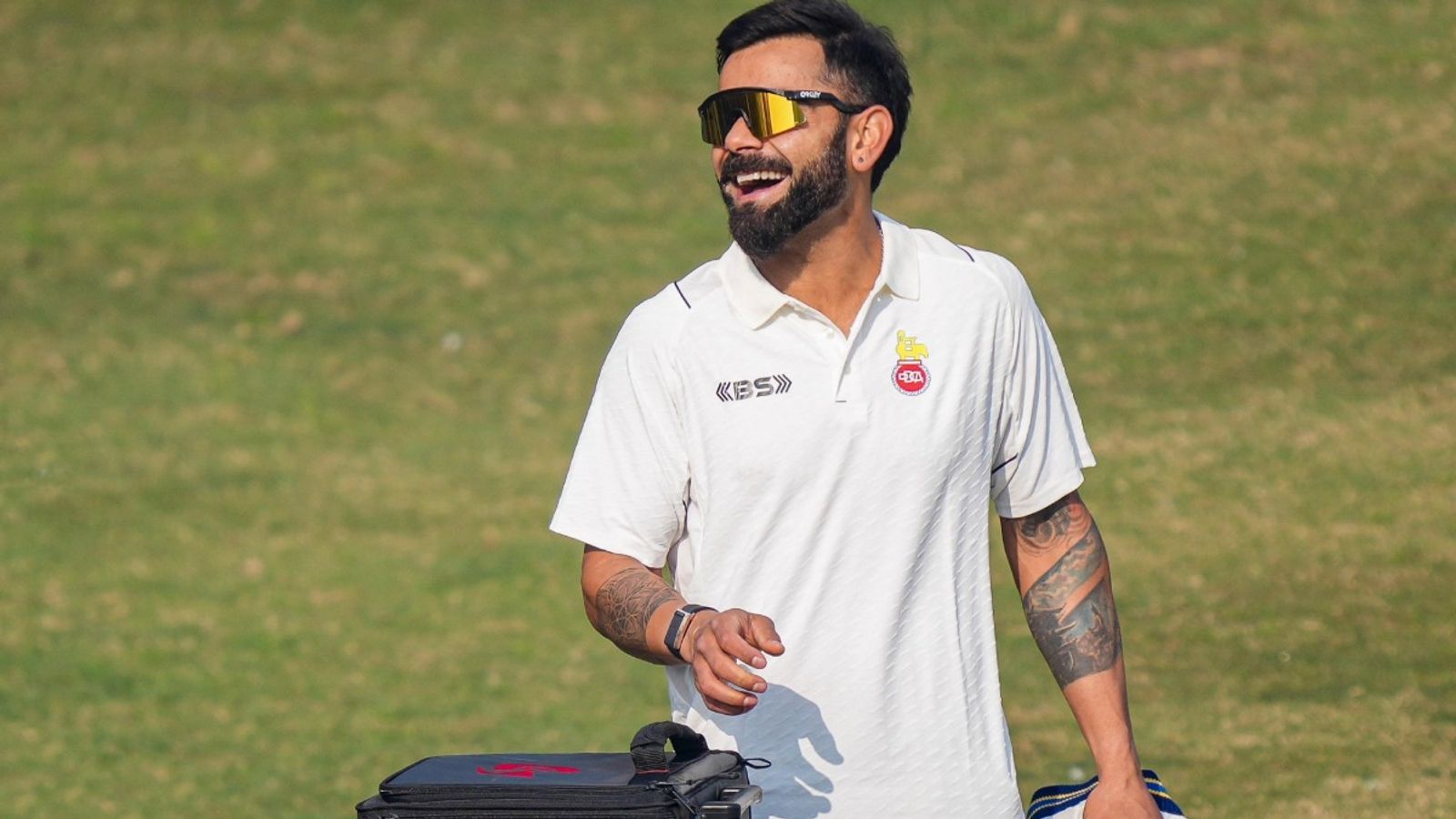 विराट कोहली के लिए DDCA ने मंगाई छोले-पूड़ी, धुरंधर खिलाड़ी ने किया मना फिर इस खाने के साथ किया लंच, सामने आई डिटेल्स विराट कोहली के लिए DDCA ने मंगाई छोले-पूड़ी, धुरंधर खिलाड़ी ने किया मना फिर इस खाने के साथ किया लंच, सामने आई डिटेल्स