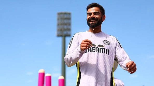 विराट कोहली के रणजी ट्रॉफी मैच खेलने की वजह से टीम के खिलाड़ियों पर पड़ा ये असर, जानिए इनसाइड स्टोरी