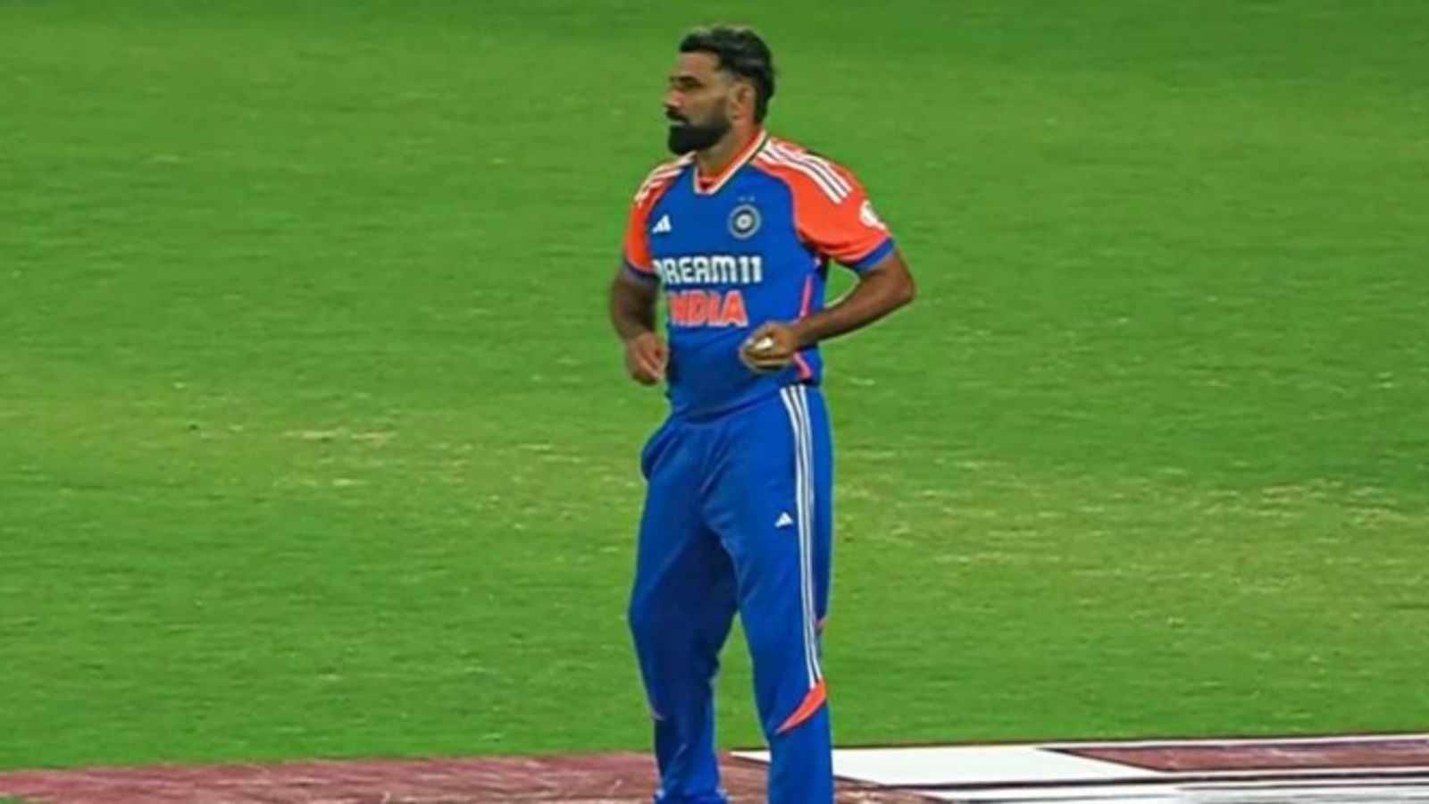 मोहम्मद शमी को 437 दिन बाद टीम इंडिया में वापसी पर नहीं मिला विकेट तो अंबाती रायुडू ने दिया बेबाक जवाब, कहा - इंजरी के बाद उसका... मोहम्मद शमी को 437 दिन बाद टीम इंडिया में वापसी पर नहीं मिला विकेट तो अंबाती रायुडू ने दिया बेबाक जवाब, कहा - इंजरी के बाद उसका...