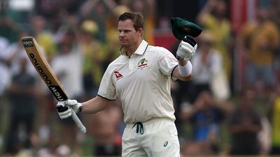 स्टीव स्मिथ ने सुनील गावस्कर को छोड़ा पीछे, श्रीलंका के खिलाफ ठोका 35वां टेस्ट शतक, सचिन के क्लब में हुए शामिल SportsTak Hindi