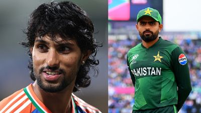 ICC T20I rankings: तिलक वर्मा बाबर आजम का वर्ल्ड रिकॉर्ड तोड़ने से कुछ कदम दूर, ट्रेविस हेड की नंबर वन की कुर्सी पर भी खतरा SportsTak Hindi