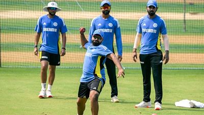 कोहली-राहुल के अलावा रणजी ट्रॉफी खेलेगा फिट होने वाला ये गेंदबाज, जानिए चैंपियंस ट्रॉफी से पहले किस टीम में हुआ शामिल ? SportsTak Hindi