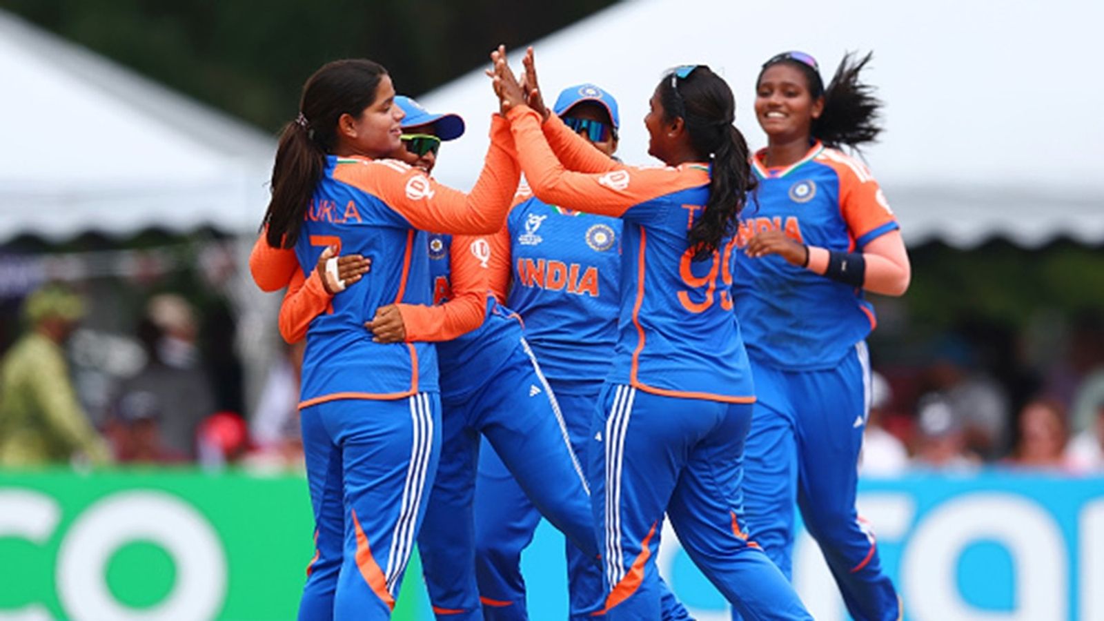 IND vs ENG: डिफेंडिंग चैंपियन टीम इंडिया की U19 T20 World Cup के फाइनल में एंट्री, इंग्लैंड को 9 विकेट से हरा टूर्नामेंट से किया बाहर IND vs ENG: डिफेंडिंग चैंपियन टीम इंडिया की U19 T20 World Cup के फाइनल में एंट्री, इंग्लैंड को 9 विकेट से हरा टूर्नामेंट से किया बाहर