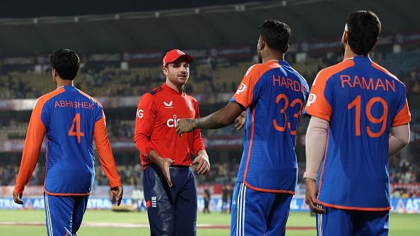 IND vs ENG: जोस बटलर ने सीरीज में पहली बार टॉस जीतकर चुनी गेंदबाजी, सूर्यकुमार यादव ने किए तीन अहम बदलाव, यहां जानें दोनों टीमों की प्लेइंग 11