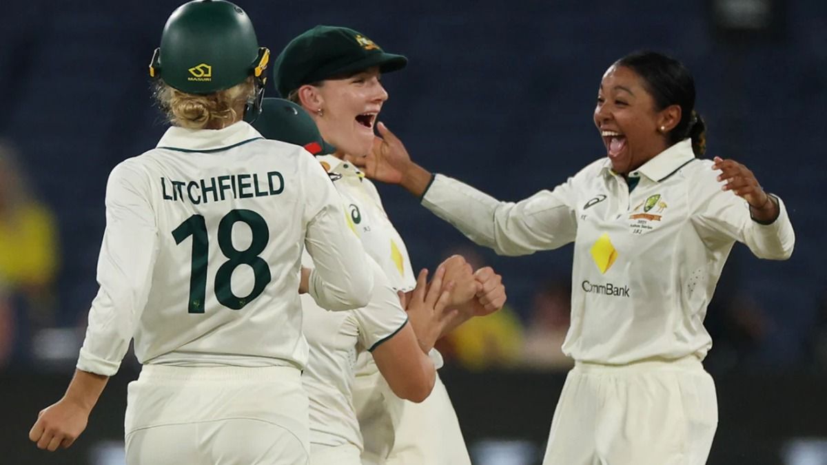 AUS vs ENG: ऑस्ट्रेलिया ने लगातार सातवें मैच में इंग्लैंड का बनाया मजाक, पारी और 122 रन से जीता इकलौता टेस्ट, पहली बार महिला एशेज में किया सफाया