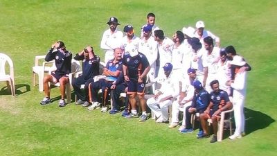 रणजी ट्रॉफी में पंड्या की टीम पर लगे पिच से छेड़छाड़ के आरोप, जम्मू- कश्मीर की टीम ने बल्लेबाजी करने से किया मना, डोमेस्टिक में बवाल SportsTak Hindi