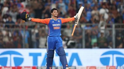 IND vs ENG: अभिषेक शर्मा ने 135 रन ठोकने के बाद गौतम गंभीर का लिया नाम, कहा- जोफ्रा आर्चर और रशीद जैसे वर्ल्ड क्लास गेंदबाजो... SportsTak Hindi