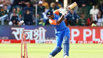 'संजू सैमसन अहंकारी हो चुका है', पूर्व भारतीय कप्तान ने केरल के बल्लेबाज को लेकर कहा- माफ करना, लेकिन ये खिलाड़ी तुम्हारी जगह ले लेगा SportsTak Hindi