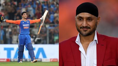 अभिषेक शर्मा के शतक के बावजूद हरभजन सिंह ने युवा बल्लेबाज को दे दी बड़ी नसीहत, कहा- बल्लेबाजी तो ठीक है लेकिन... SportsTak Hindi