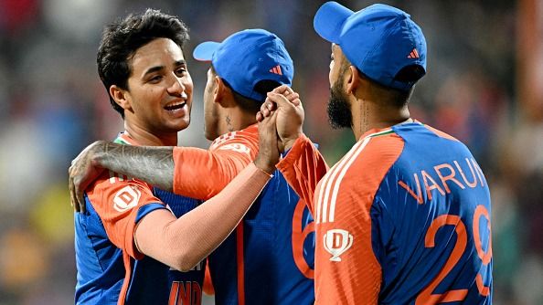 इंग्लैंड के खिलाफ वनडे सीरीज के लिए टीम इंडिया की स्क्वॉड में अचानक किया गया बदलाव, चैंपियंस ट्रॉफी में नहीं चुने गए धुरंधर को किया शामिल