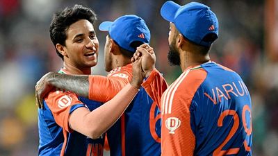 इंग्लैंड के खिलाफ वनडे सीरीज के लिए टीम इंडिया की स्क्वॉड में अचानक किया गया बदलाव, चैंपियंस ट्रॉफी में नहीं चुने गए धुरंधर को किया शामिल SportsTak Hindi