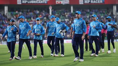 Champions Trophy 2025 को लेकर इंग्लैंड क्रिकेट बोर्ड ने उठाया बड़ा कदम, इस टीम के साथ खेलने पर सुनाया अपना आखिरी फैसला SportsTak Hindi