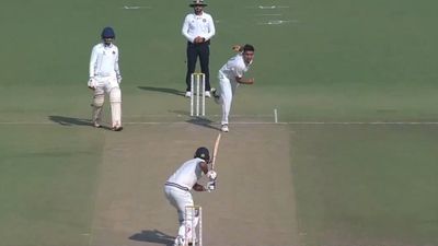 सूर्यकुमार, अजिंक्य रहाणे और शिवम दुबे निकले फ्लॉप, हरियाणा की AK-47 के सामने संकट में फंसी मुंबई, 113 पर गिरे 7 विकेट आयुष म्हात्रे को क्लीन बोल्ड करने के दौरान अंशुल कम्बोज